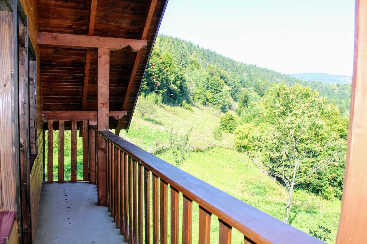 Котедж "Карпатський Краєвид" Yaremche Ngoại thất bức ảnh