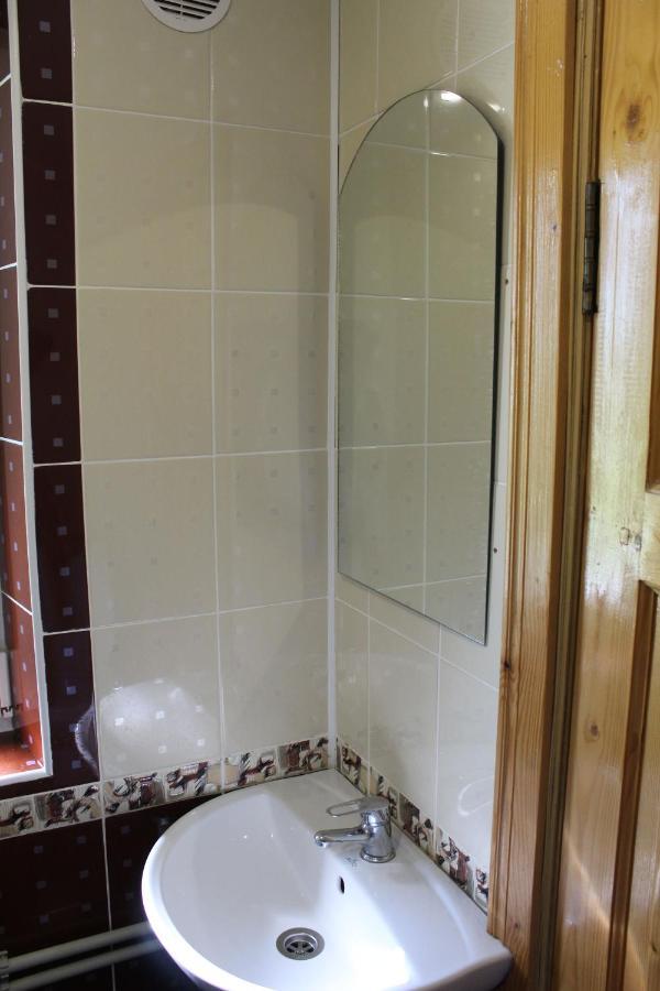 Котедж "Карпатський Краєвид" Yaremche Ngoại thất bức ảnh